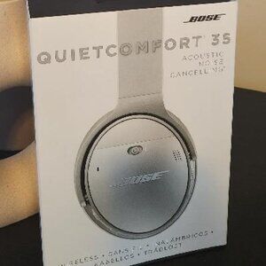 Used Bose QuietComfort 35 Noise Canceling Headphones with Original Box
